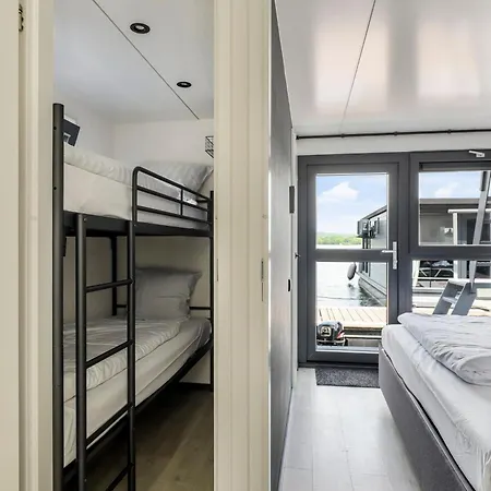 Houseboat Marina Mookerplas Met Xl Hottub | 4 - 6 Personen Dom wakacyjny *