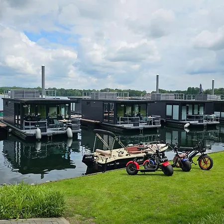 Houseboat Marina Mookerplas Met Xl Hottub | 4 - 6 Personen Σπίτι διακοπών