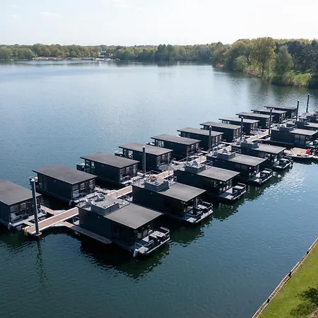 Houseboat Marina Mookerplas Met Xl Hottub | 4 - 6 Personen Dom wakacyjny Middelaar