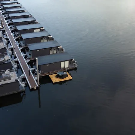 Houseboat Marina Mookerplas Met Xl Hottub | 4 - 6 Personen Σπίτι διακοπών