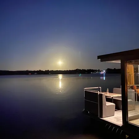 Dom wakacyjny Houseboat Marina Mookerplas Met Xl Hottub | 4 - 6 Personen