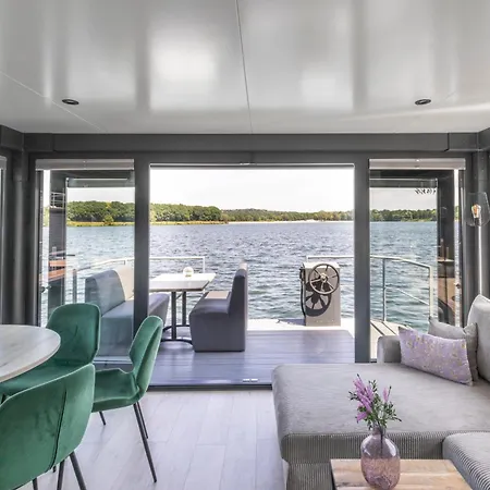 Dom wakacyjny Houseboat Marina Mookerplas Met Xl Hottub | 4 - 6 Personen Middelaar
