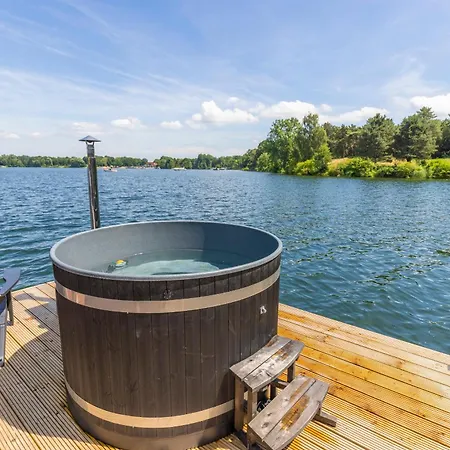 Dom wakacyjny Houseboat Marina Mookerplas Met Xl Hottub | 4 - 6 Personen Middelaar