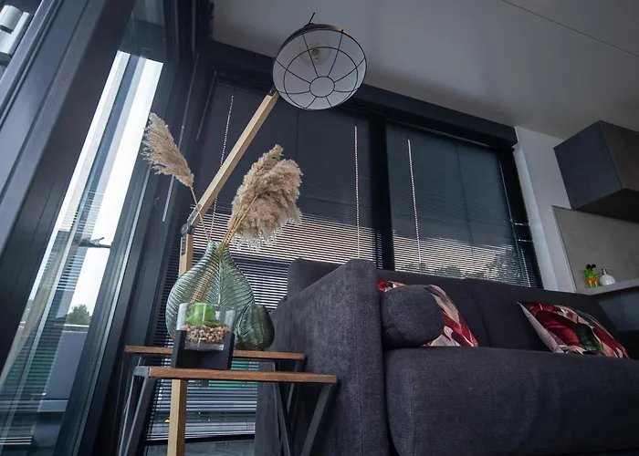 Houseboat Mookerplas Met Hottub