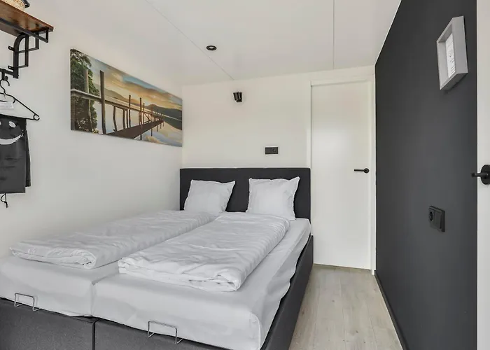 Houseboat Mookerplas Met Hottub Feriehus