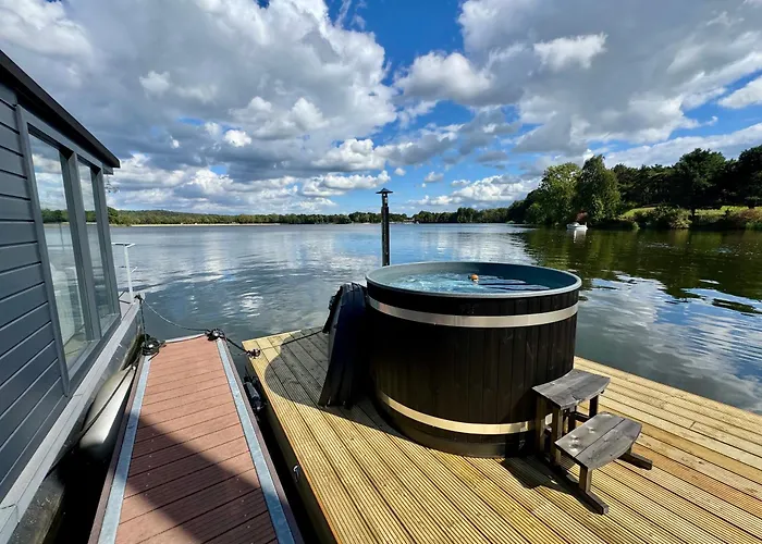 Houseboat Mookerplas Met Hottub