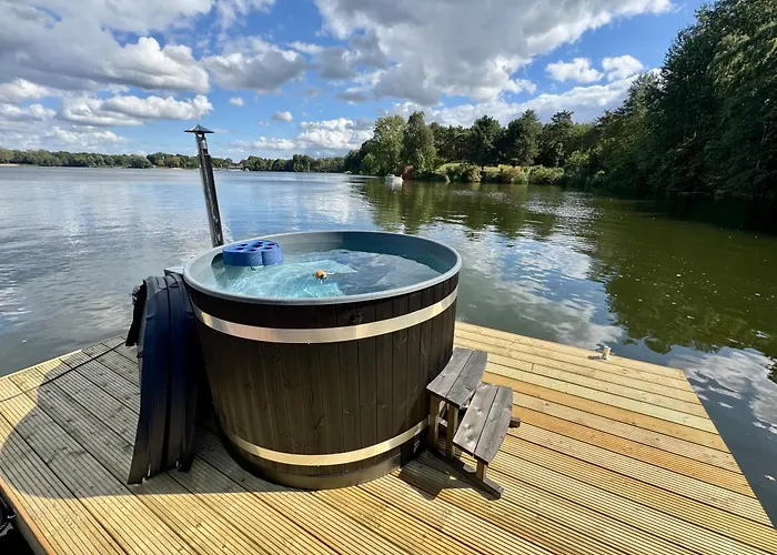 Houseboat Mookerplas Met Hottub Middelaar