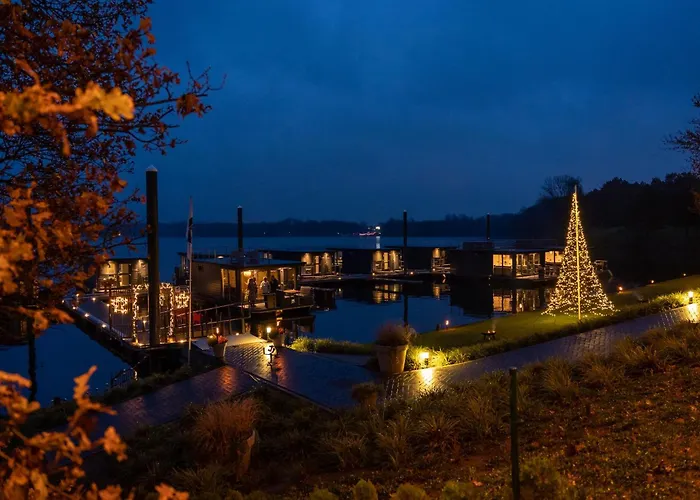 Feriehus Houseboat Mookerplas Met Hottub *