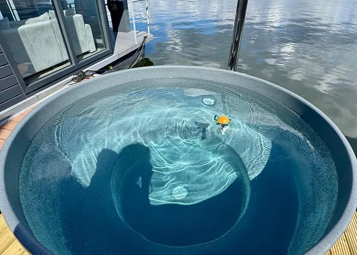 Feriehus Houseboat Mookerplas Met Hottub *