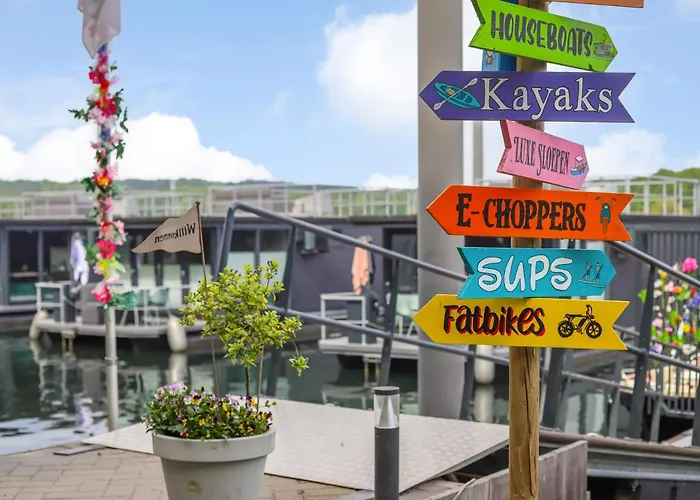 Houseboat Mookerplas Met Hottub Middelaar